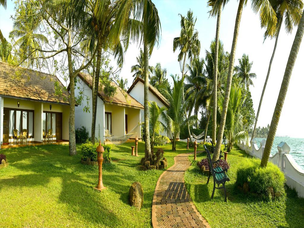 Cottage with Lake View