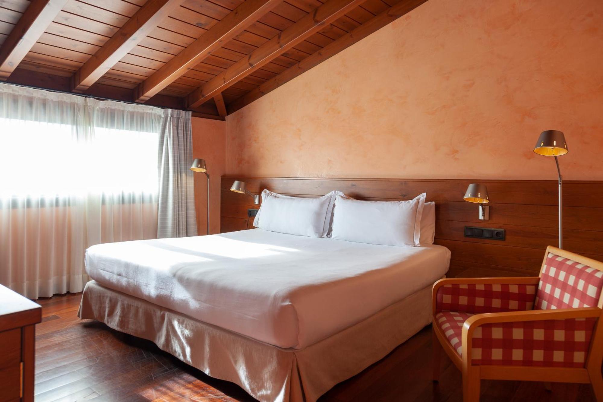 Suite with Mountain View