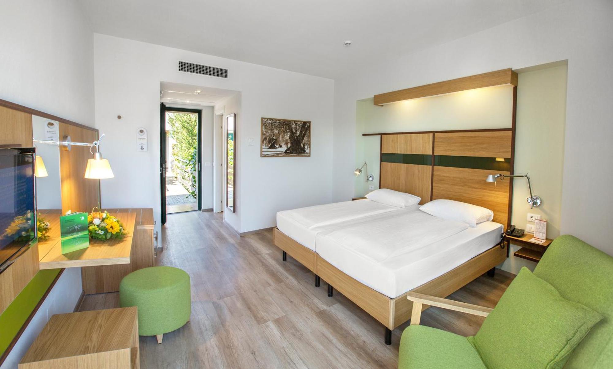 Economy Double Room,1588526359:JPEG