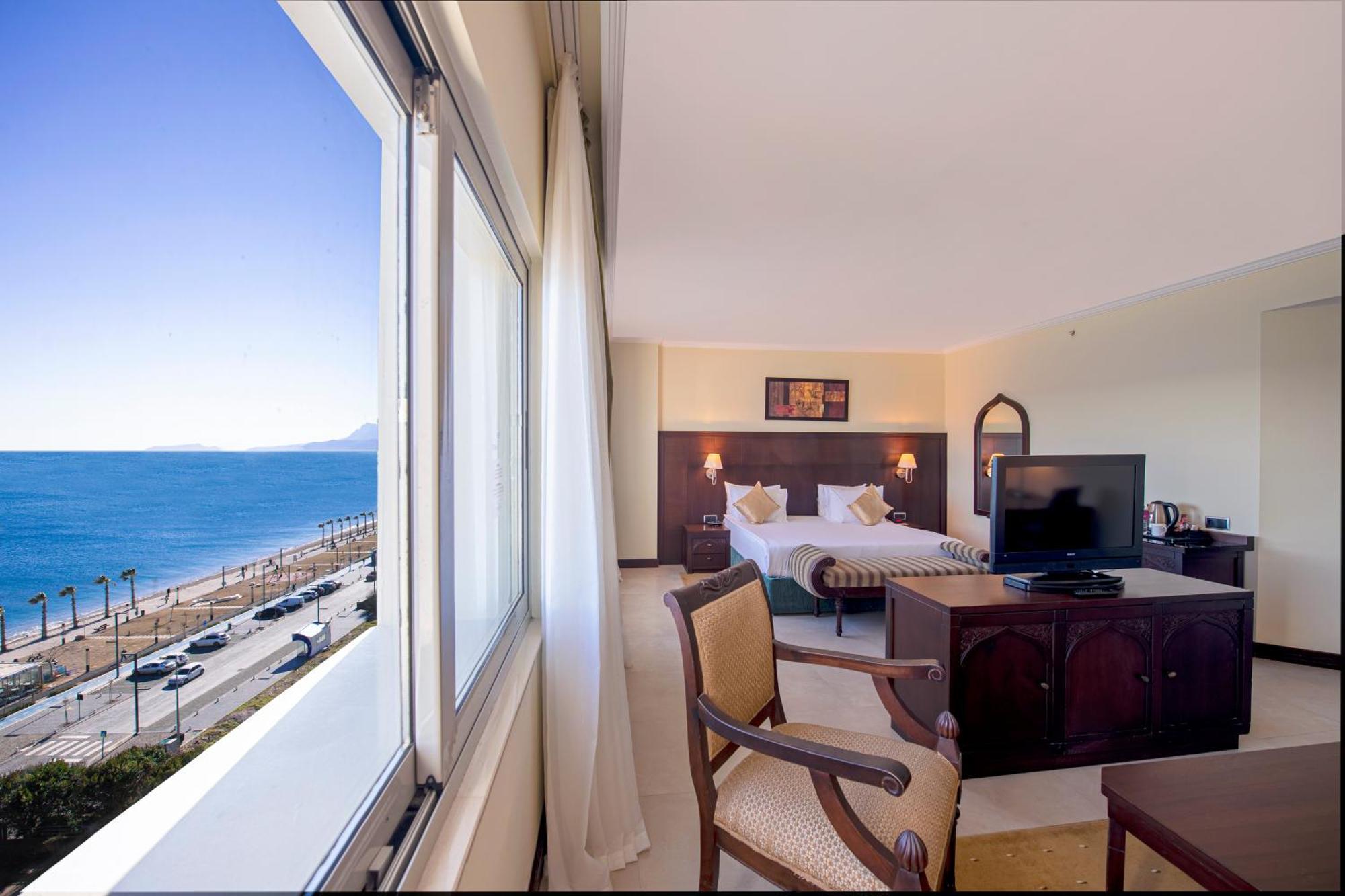 Junior Suite met 1 Kingsize Bed en Zijdelings Uitzicht op Zee