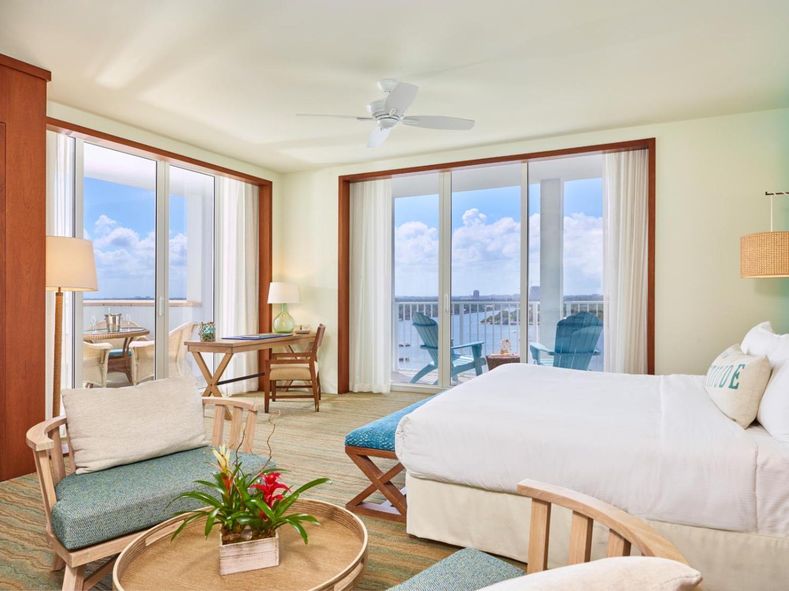 Suíte Júnior com Cama King-size e Vista Intracosteira