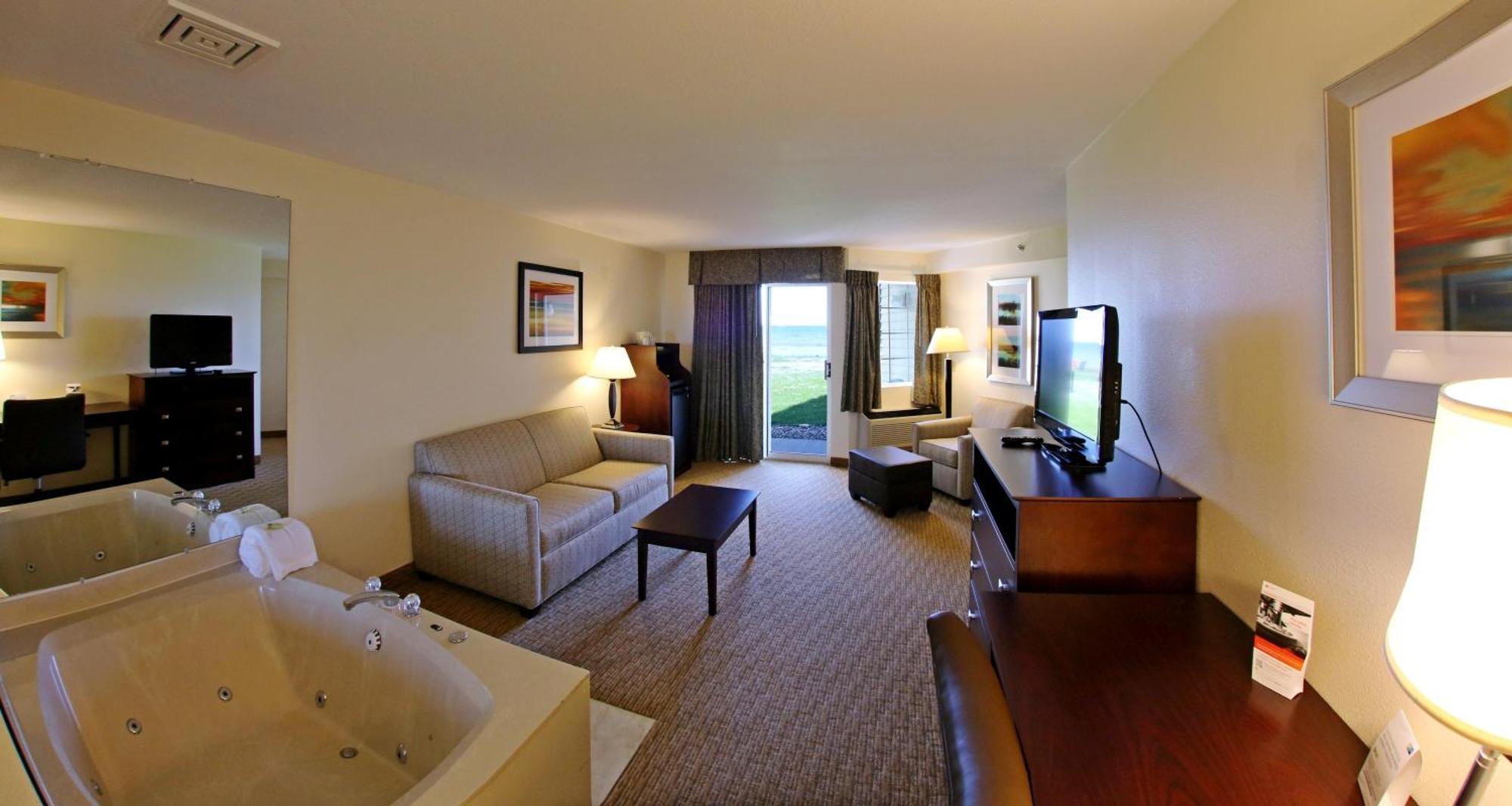 Standard King Room with Lake View