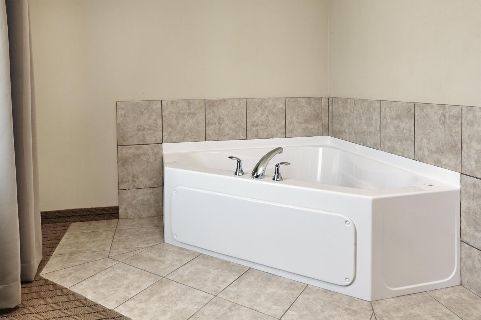 King Suite with Jetted Tub