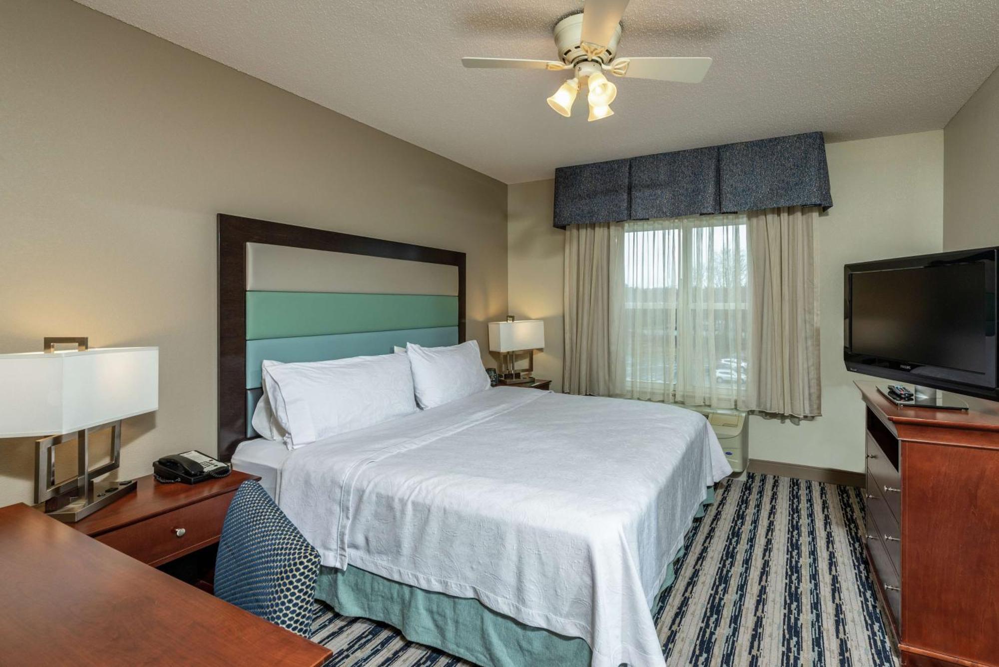 Two Bedroom Suite with One King and Two Queen Beds - Non-Smoking