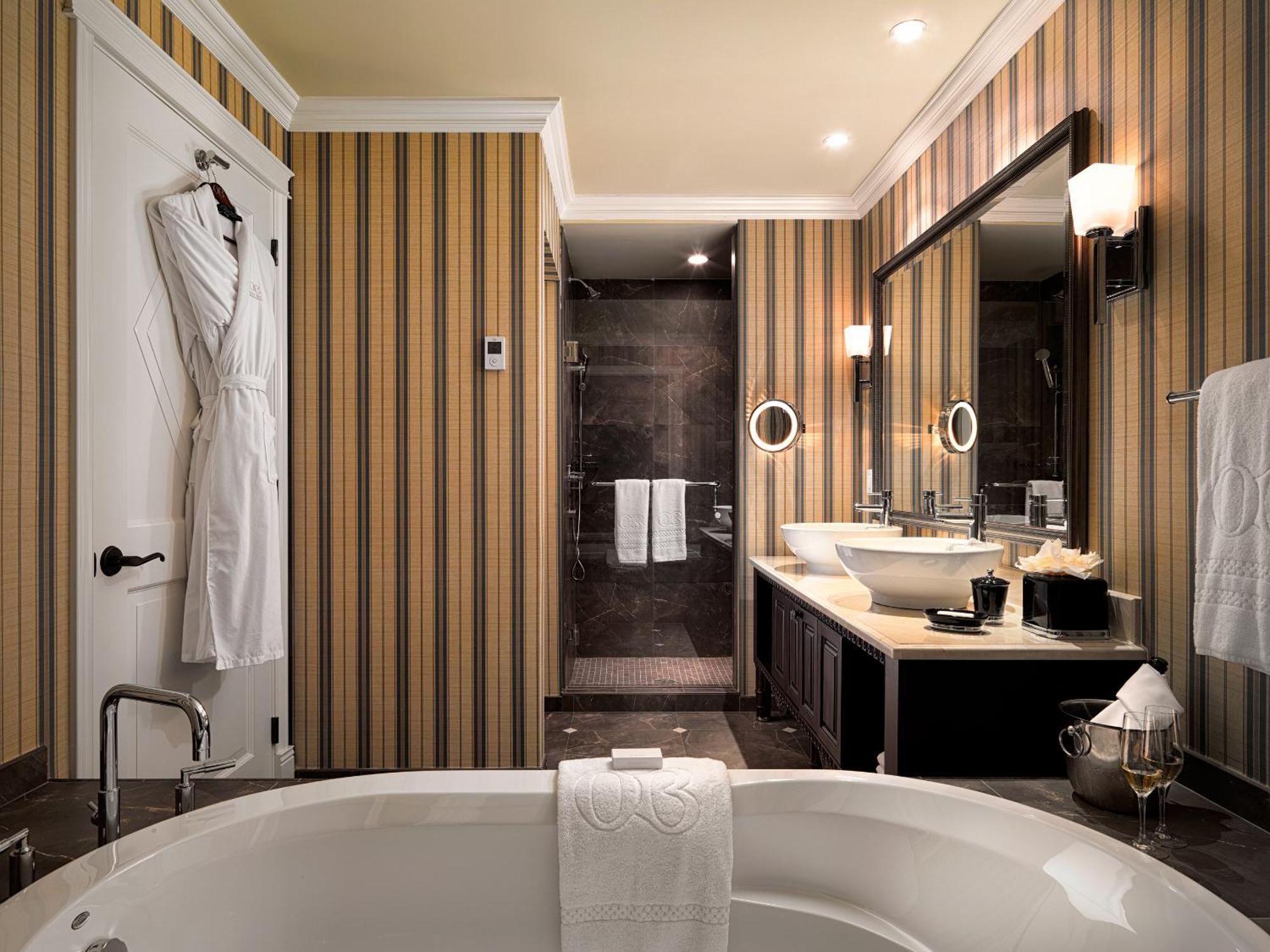 Guest Room, Partial Ocean View, Double Queen