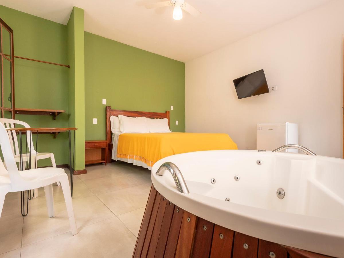 Quarto Deluxe com Banheira de Hidromassagem
