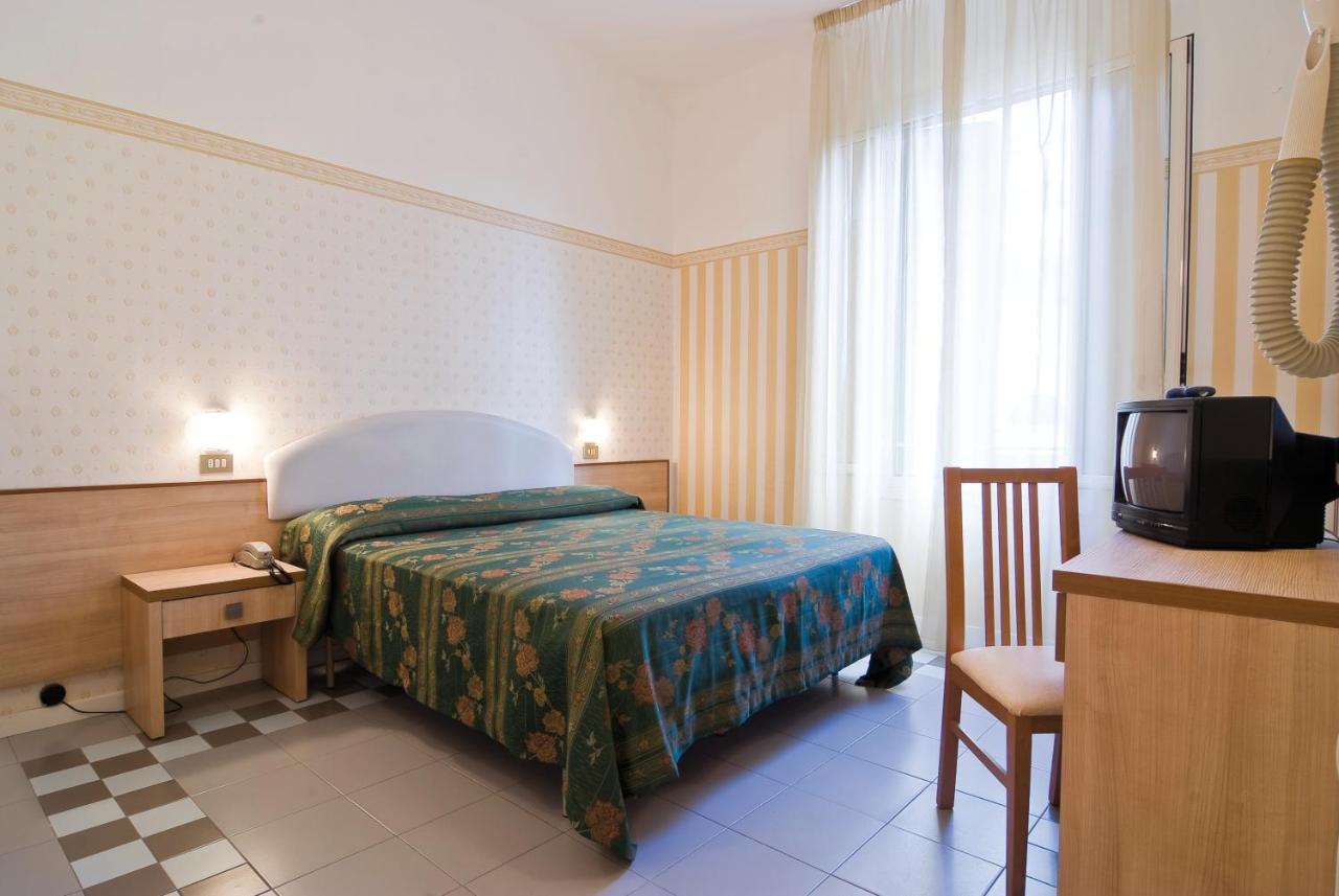 Standard Double or Twin Room,1469038286:JPEG
