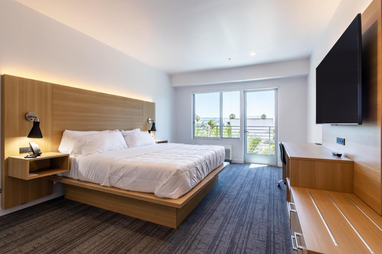 King Room with Balcony