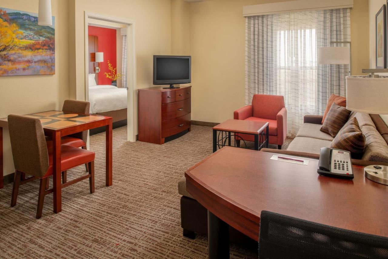 One-Bedroom King Suite,1499029078:JPEG