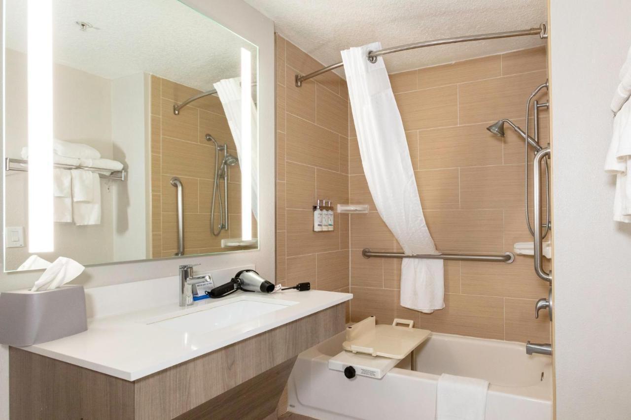 King Room - Mobility Access/Hearing Accessible