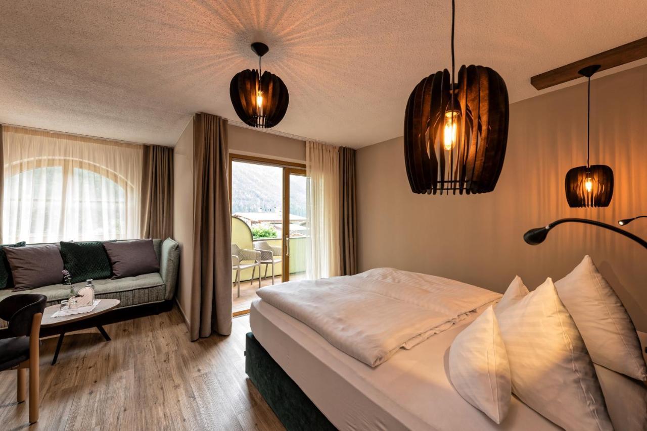 Deluxe Double Room Balcony,1498645714:JPEG