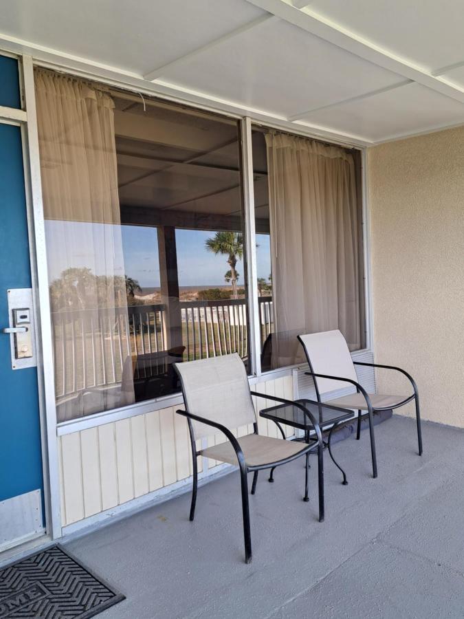 2 DOUBLE BEDS - PARTIAL OCEAN VIEW