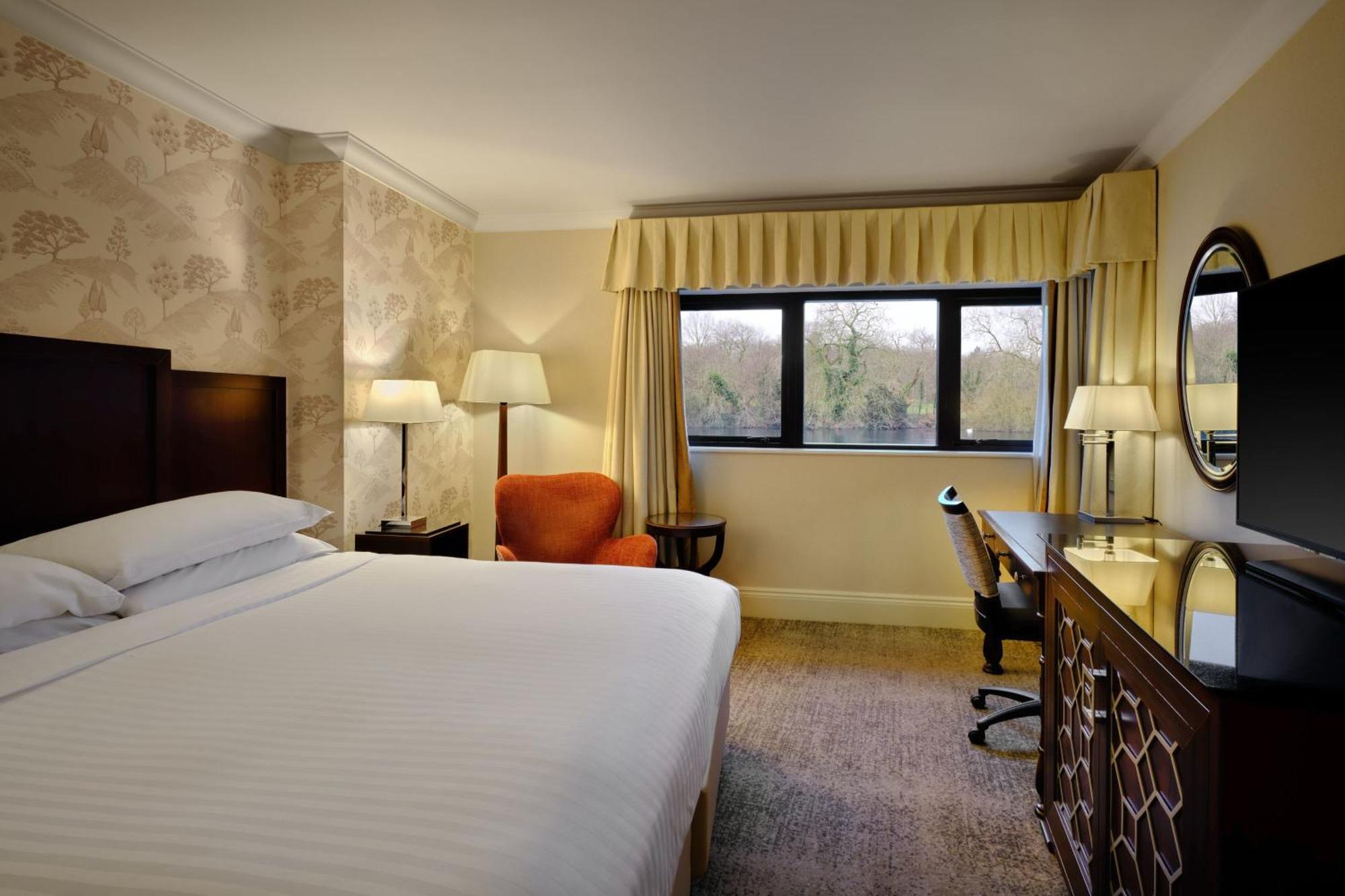 Superior King Room