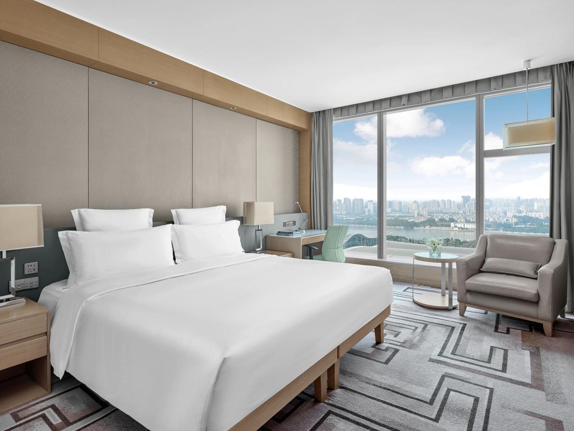 Deluxe River View King Room