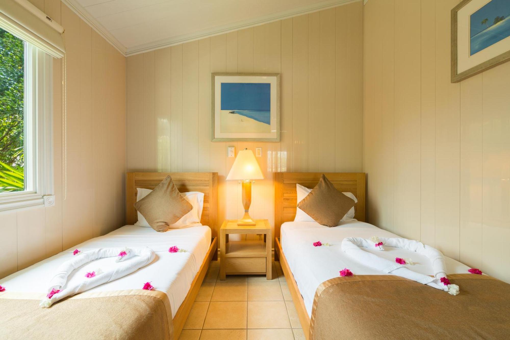 Deluxe Cottage with 1 King Bed and 2 Twins Beds