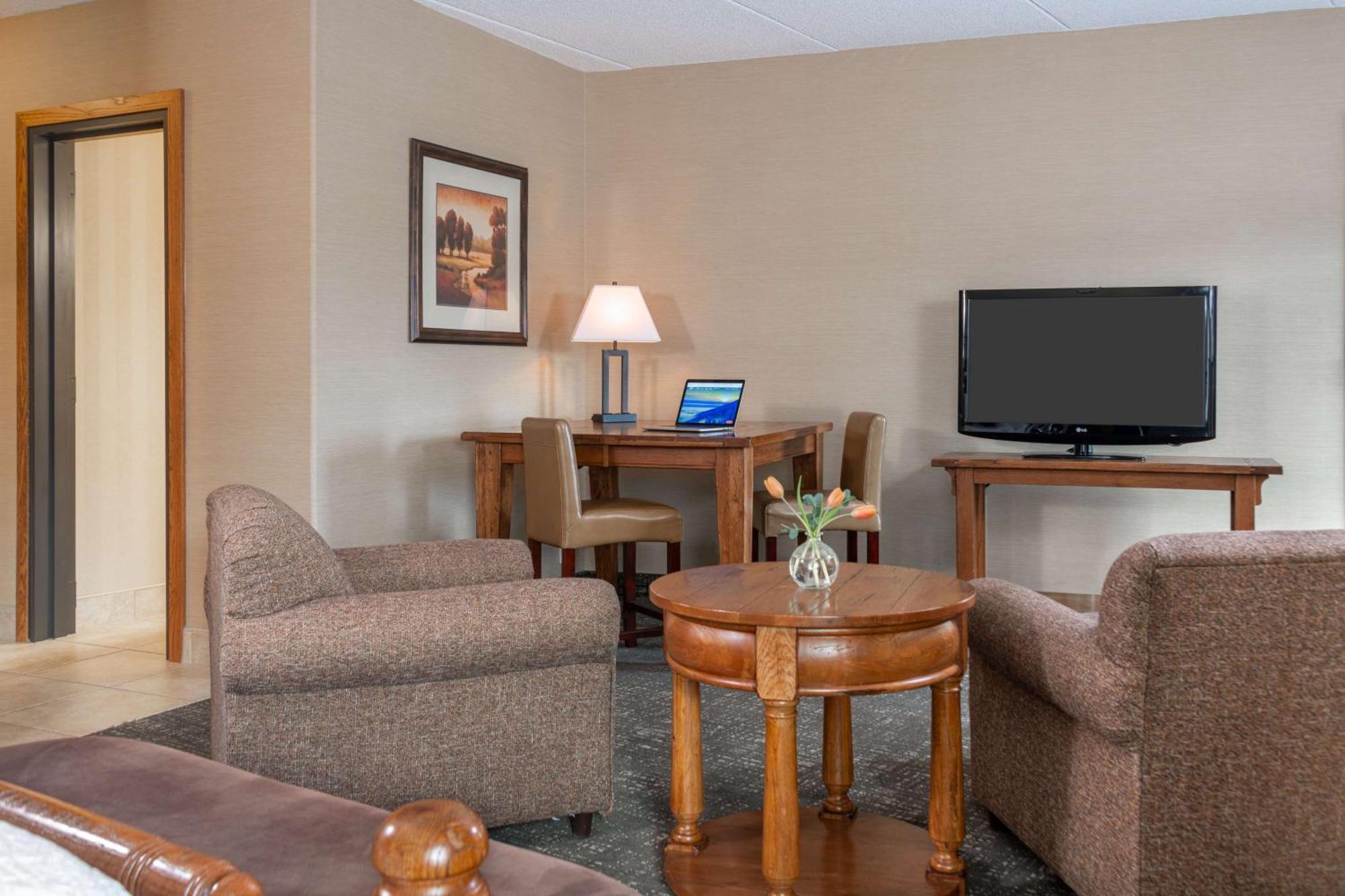 Large Deluxe King Room