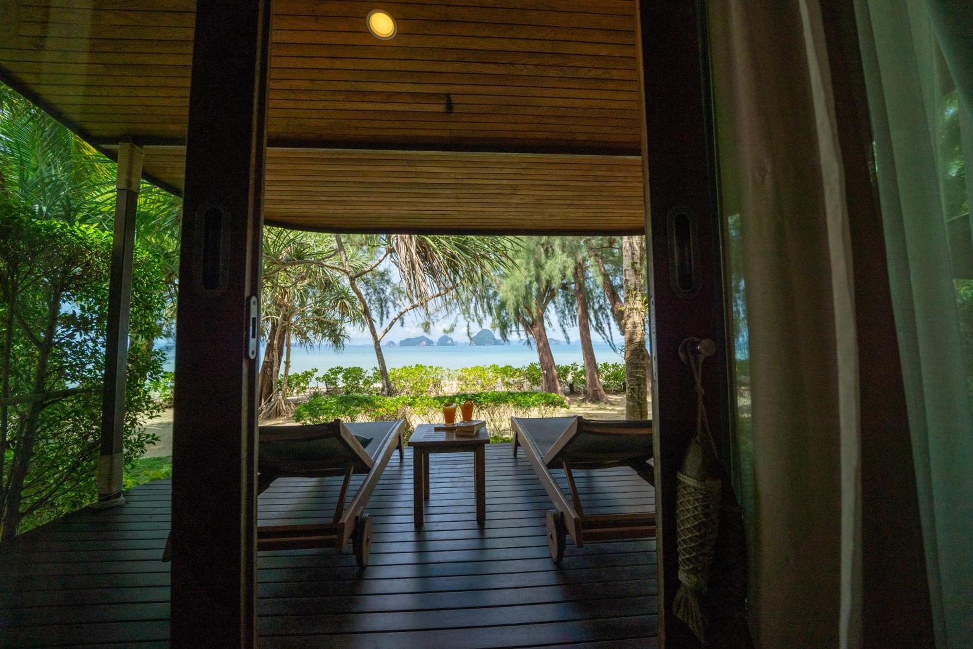 Deluxe Beach Front Cottage