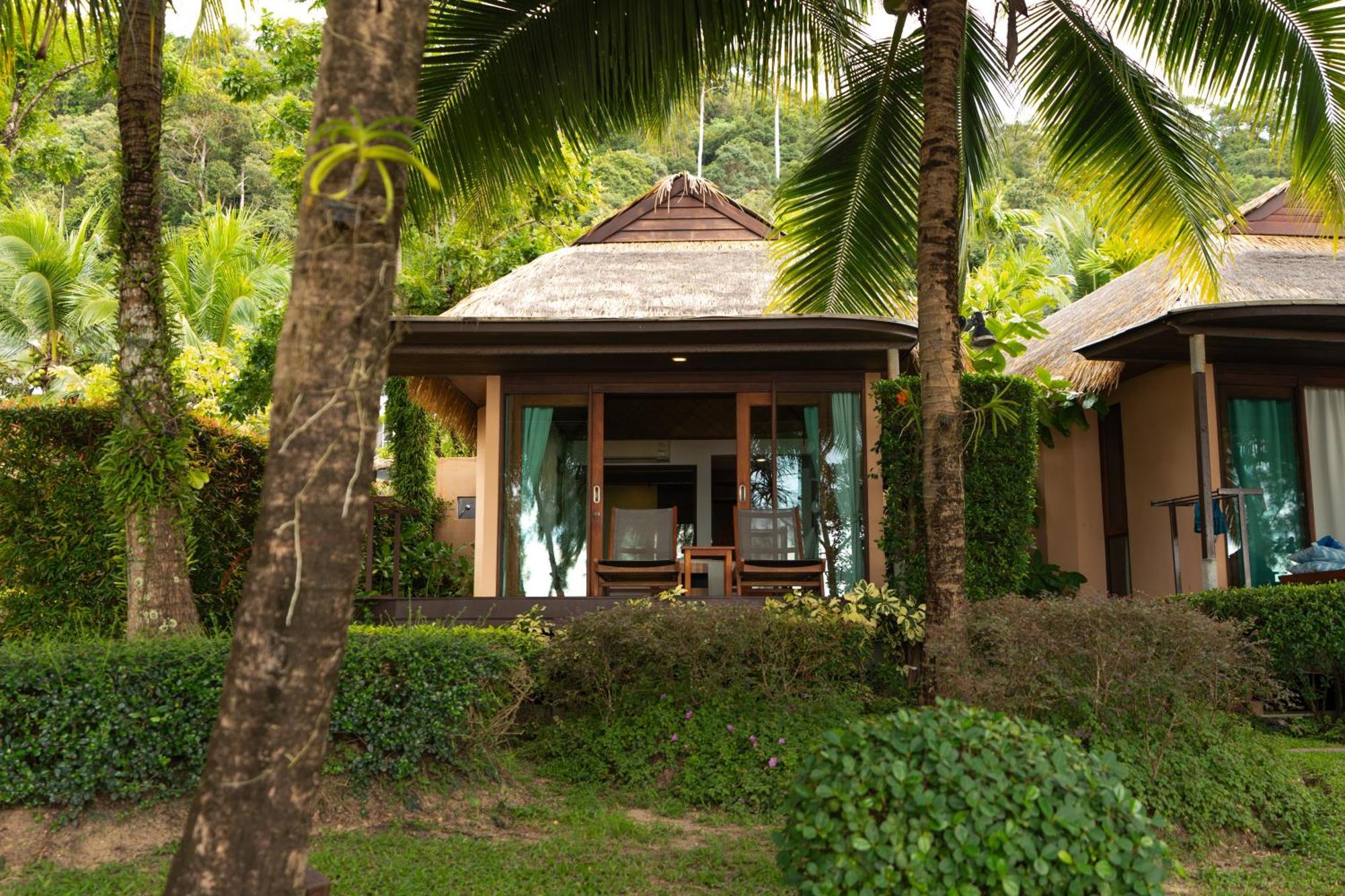 Deluxe Beach Front Cottage