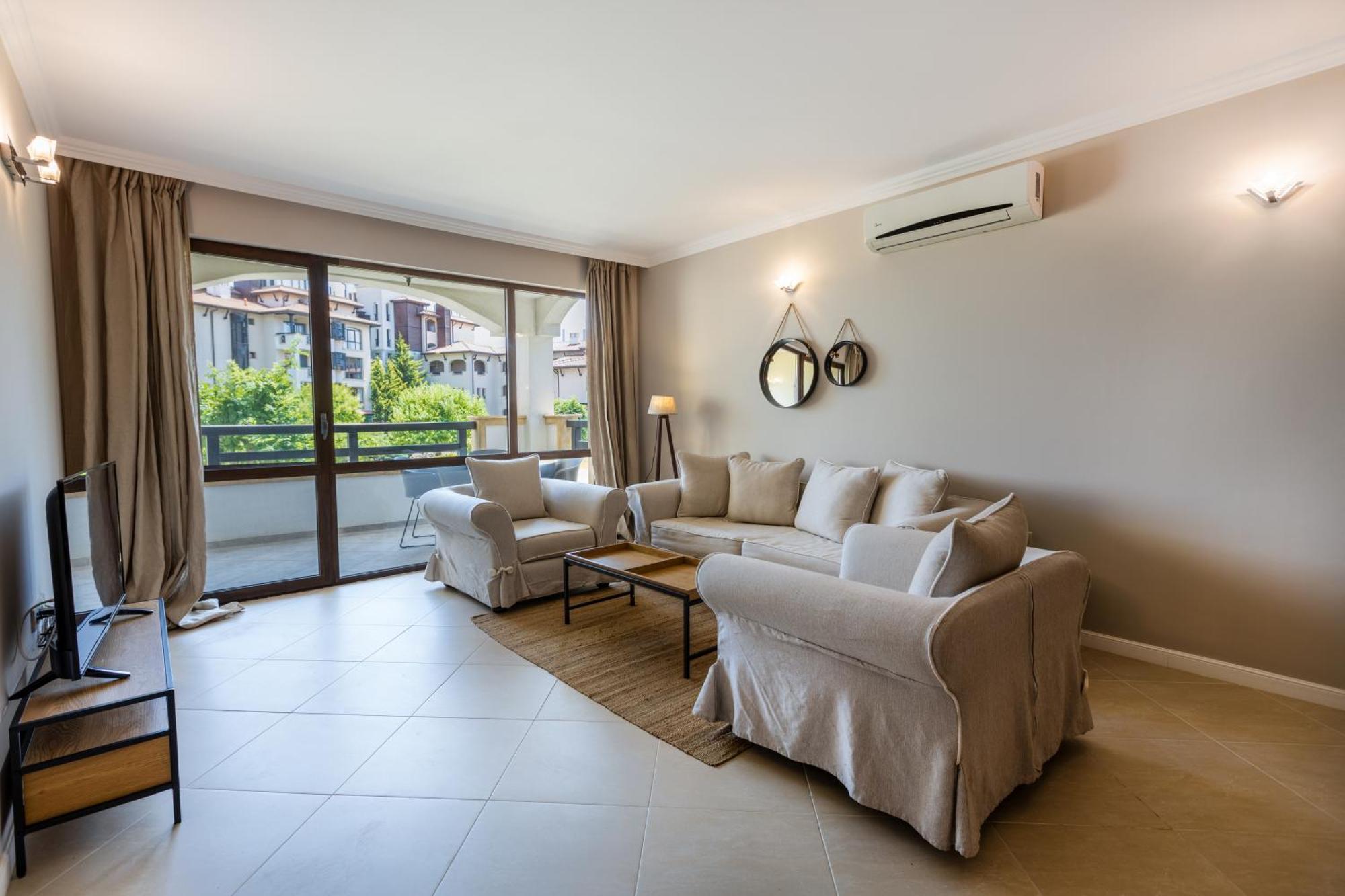 Suíte Deluxe de 2 Quartos com Vista Parcial do Mar