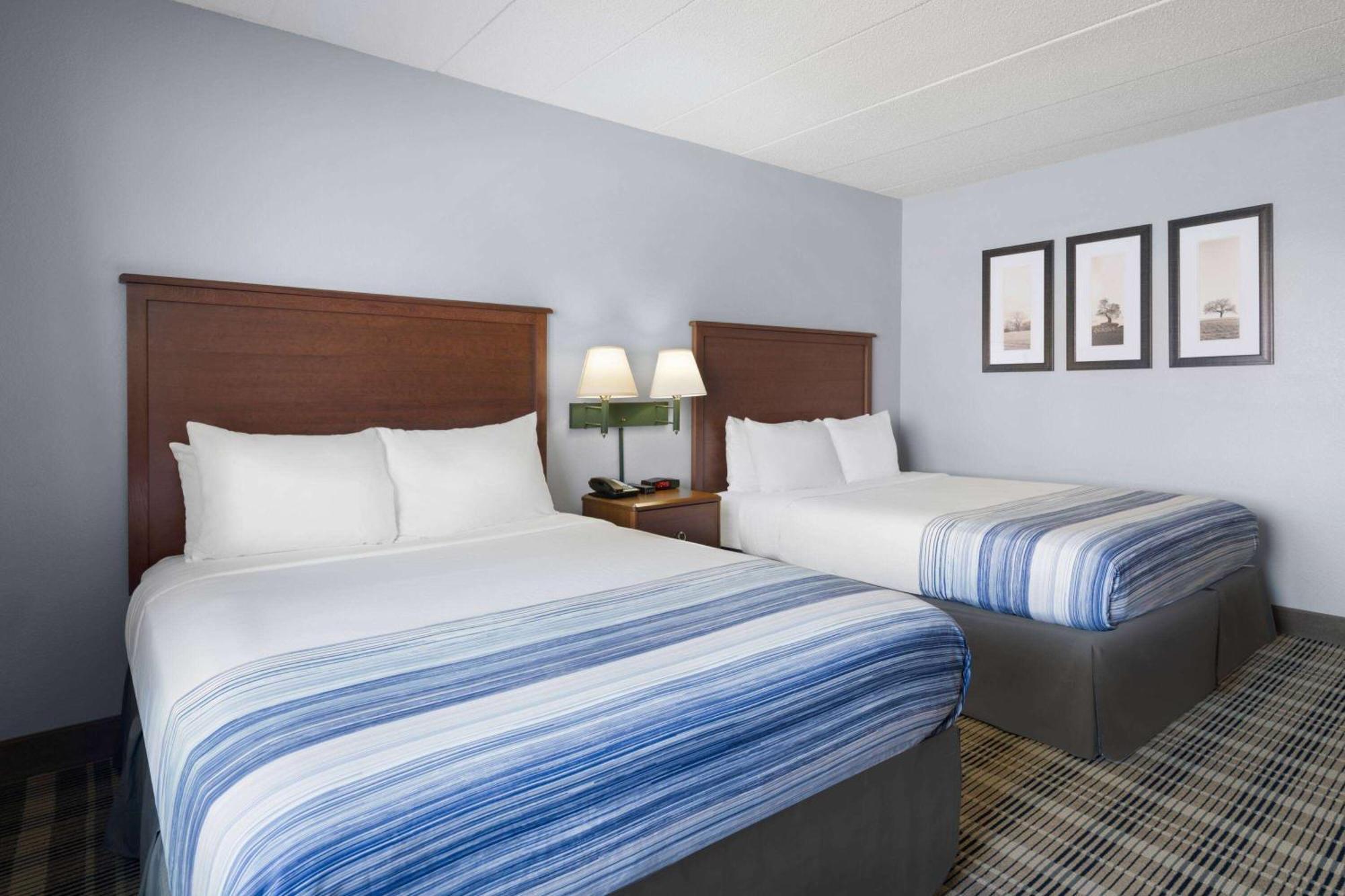 Deluxe Queen Room - Mobility Access/Non-Smoking