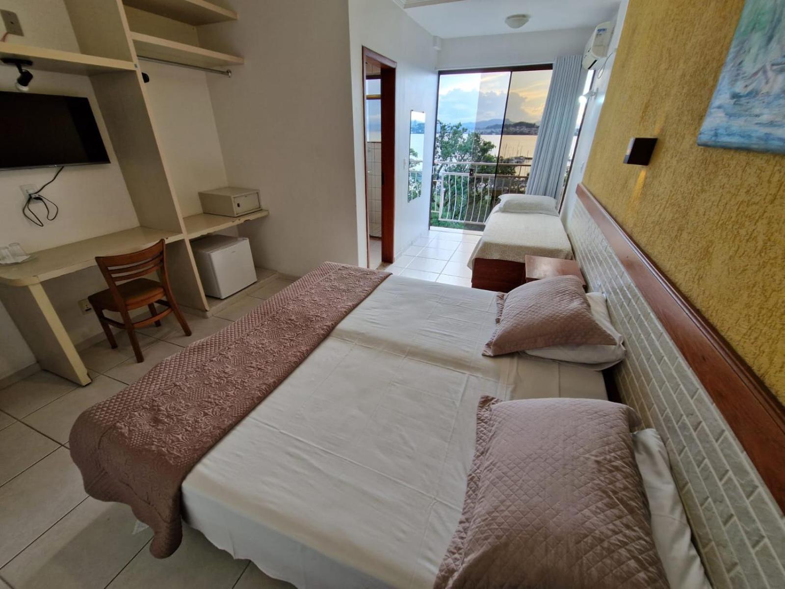 Quarto Triplo Standard com Vista do Mar