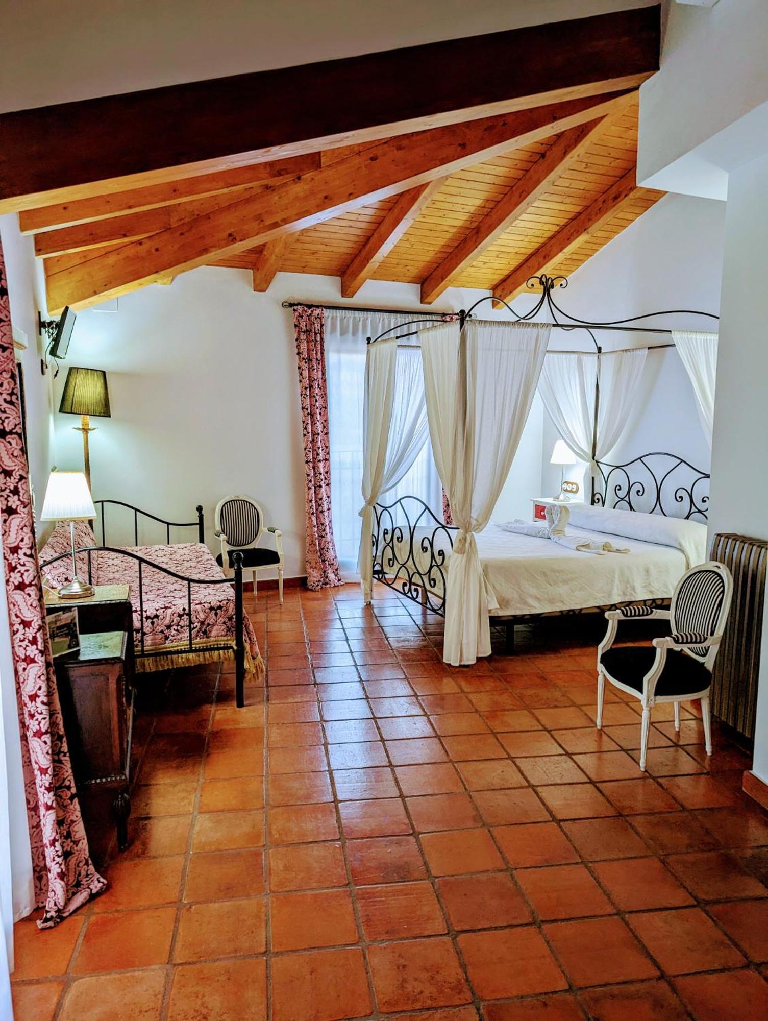 Deluxe Double Room Balcony,1500775339:JPEG