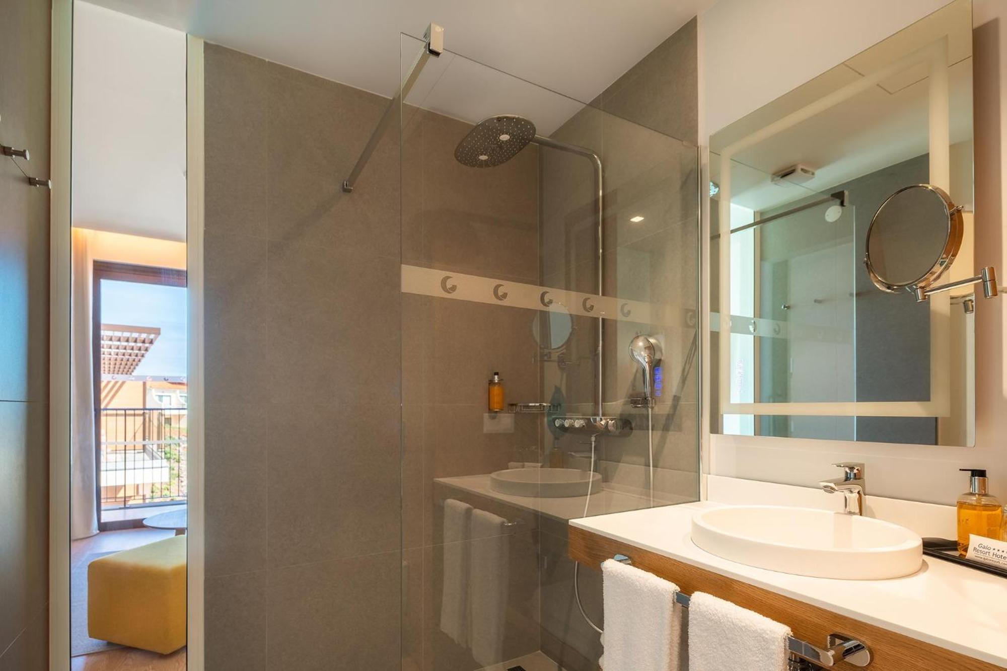 Standard Suite,1516402138:JPEG