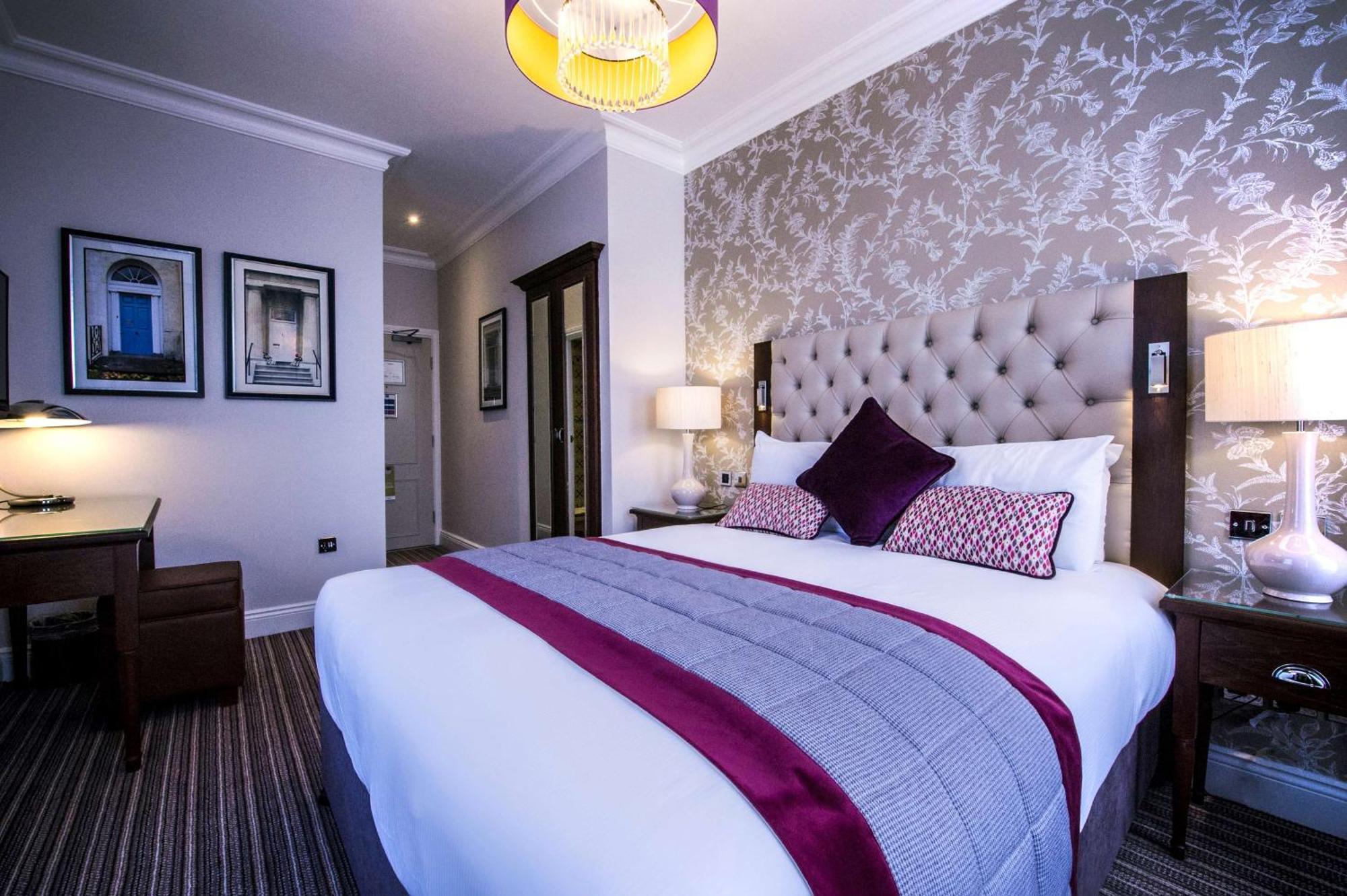 Quarto com Cama Queen-size