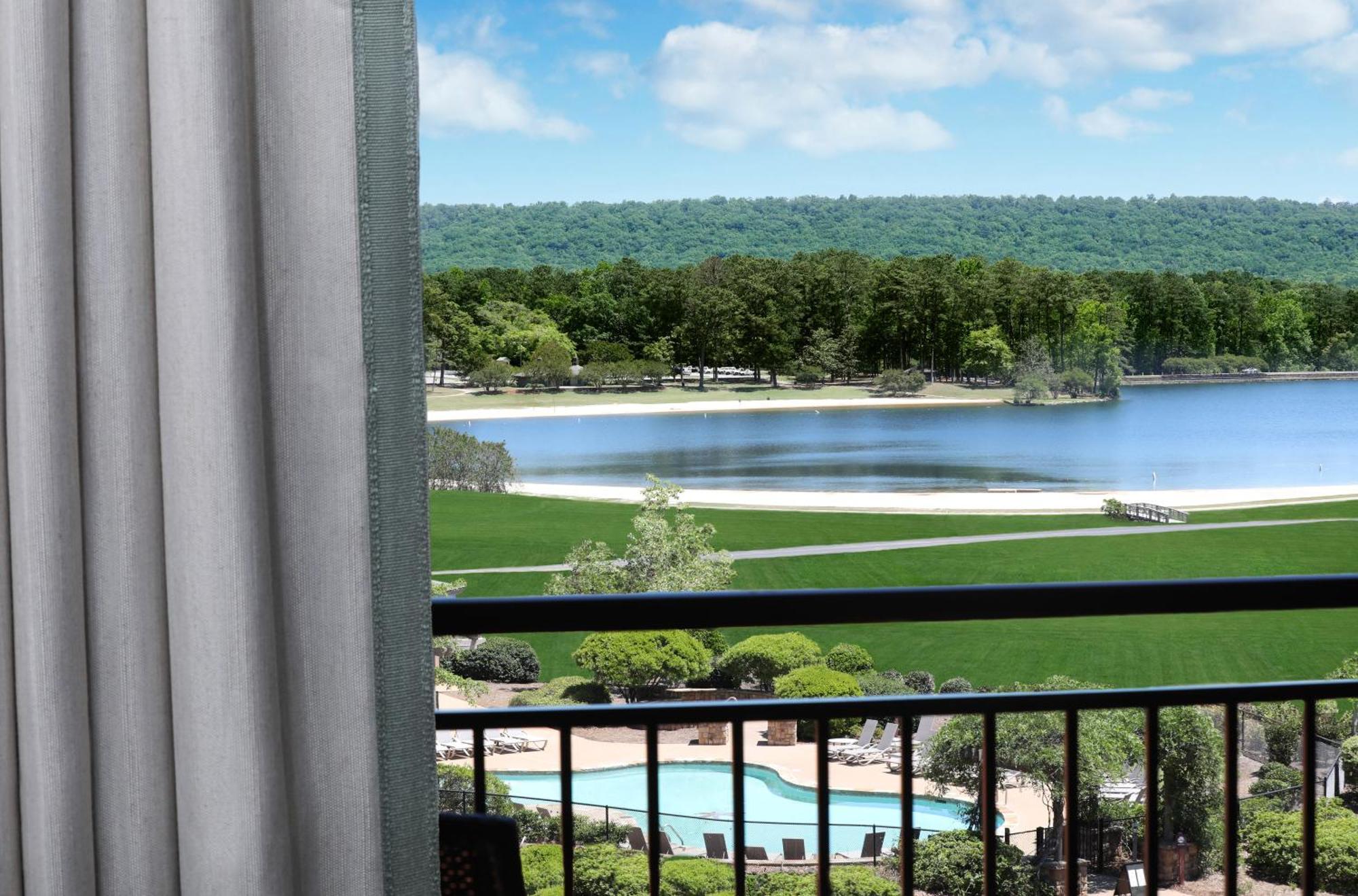 Lodge and Spa Lake View King