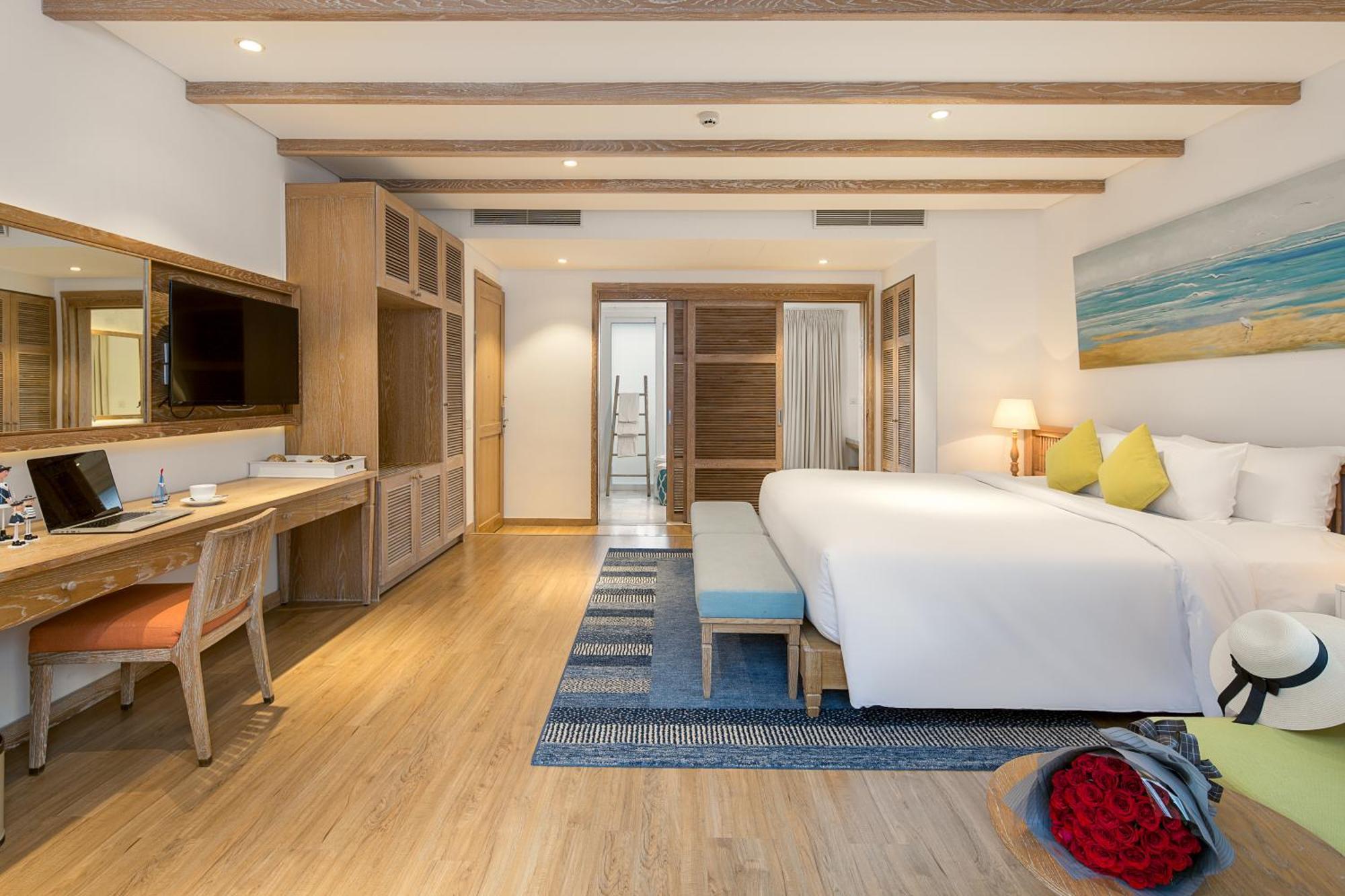 Duplex Residence with Balcony and Pool View