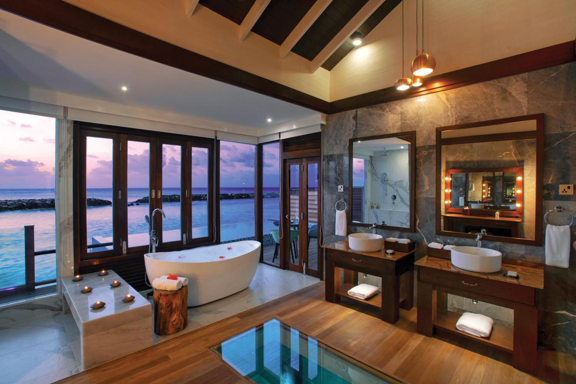 Sunset Water Villa Pool