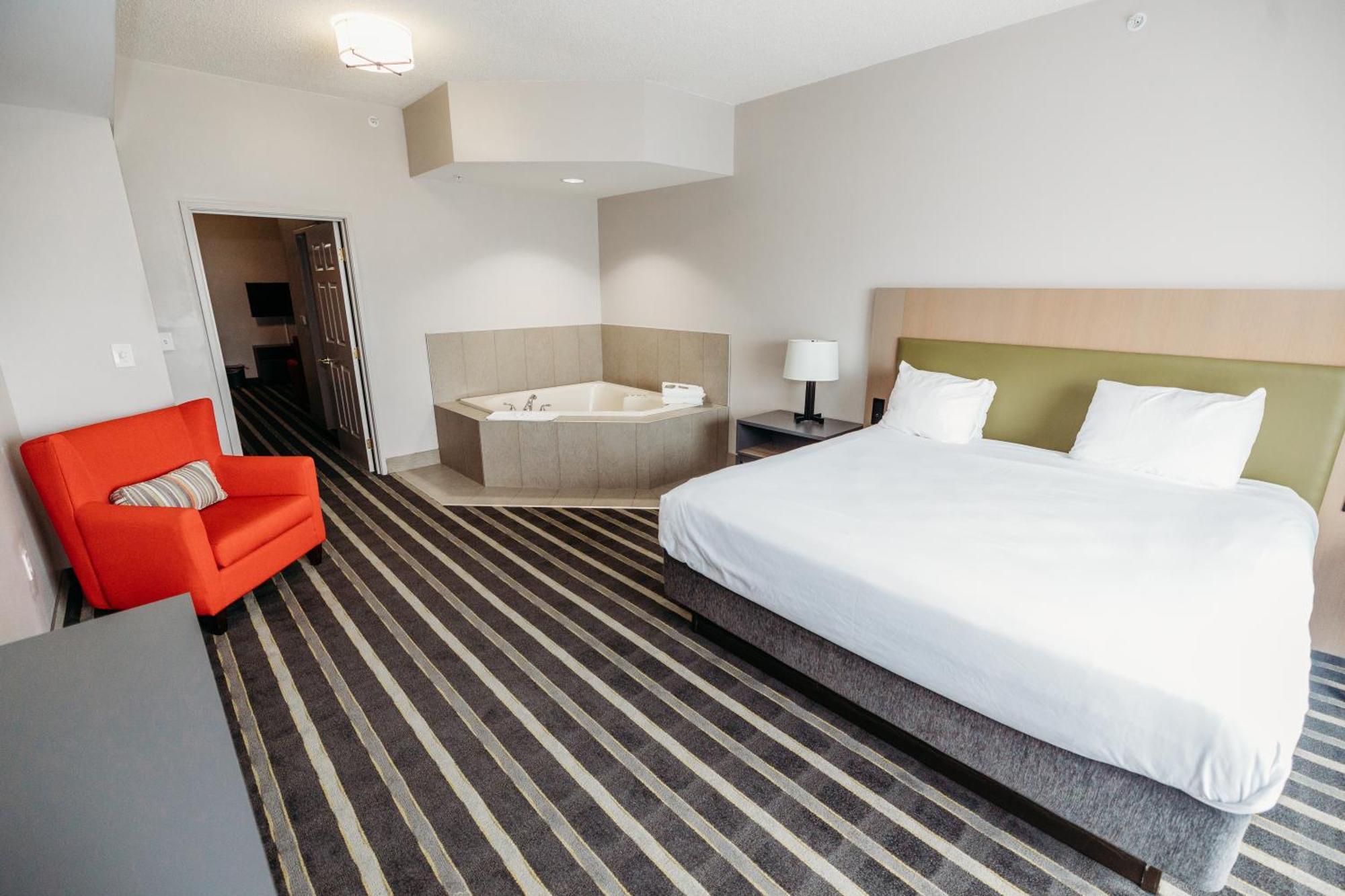 King Suite with Sofa Bed and Whirlpool - Non-Smoking