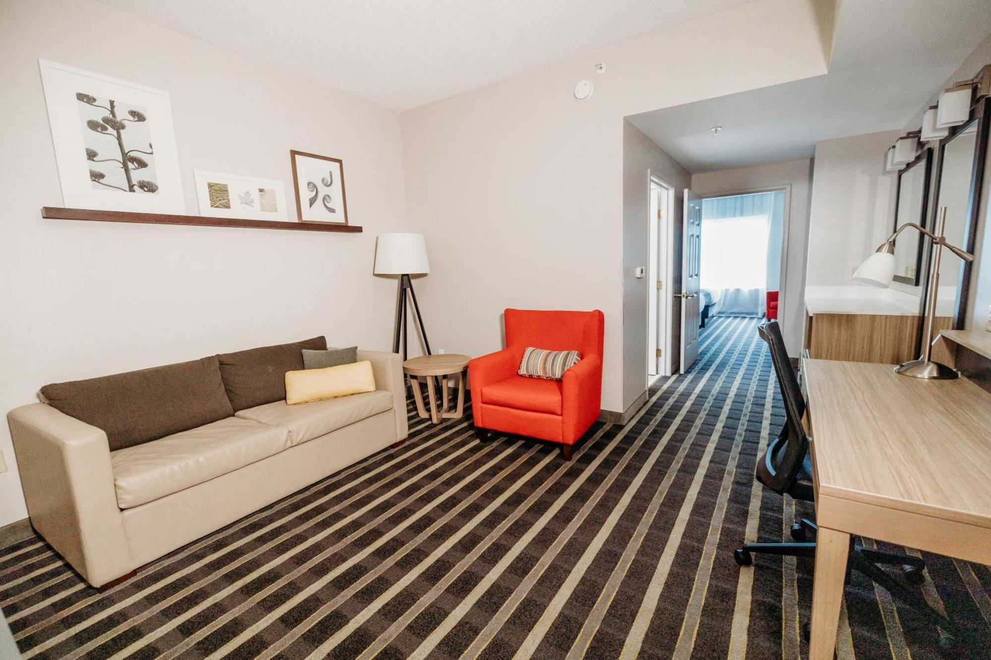 One-Bedroom Suite with Two Queen Beds and Sofa Bed - Non-Smoking