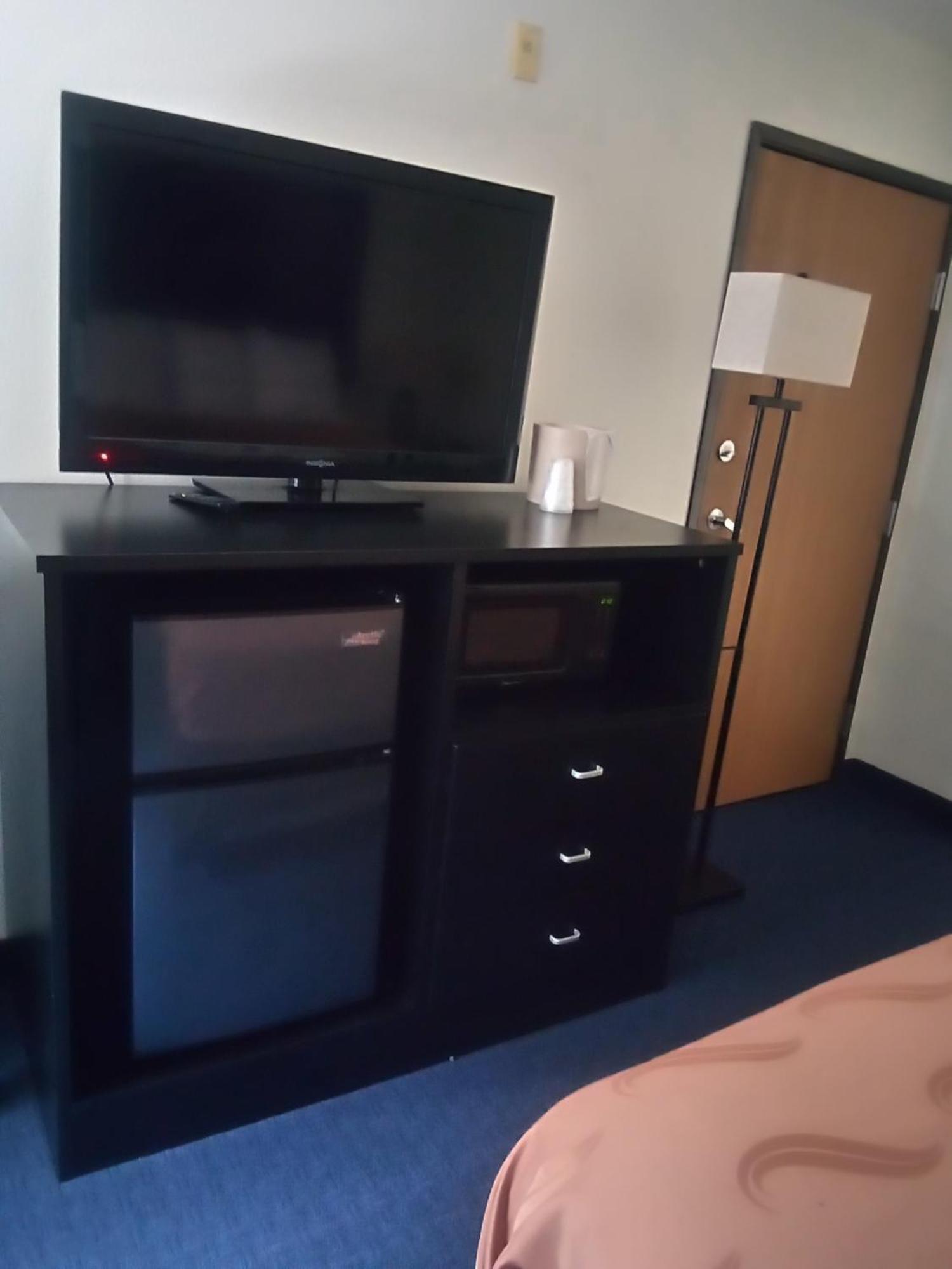King Room - Non-Smoking