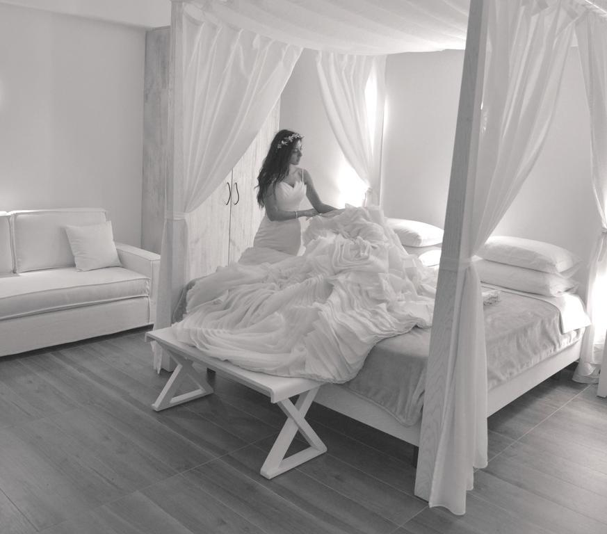Honeymoon Suite with Spa Bath