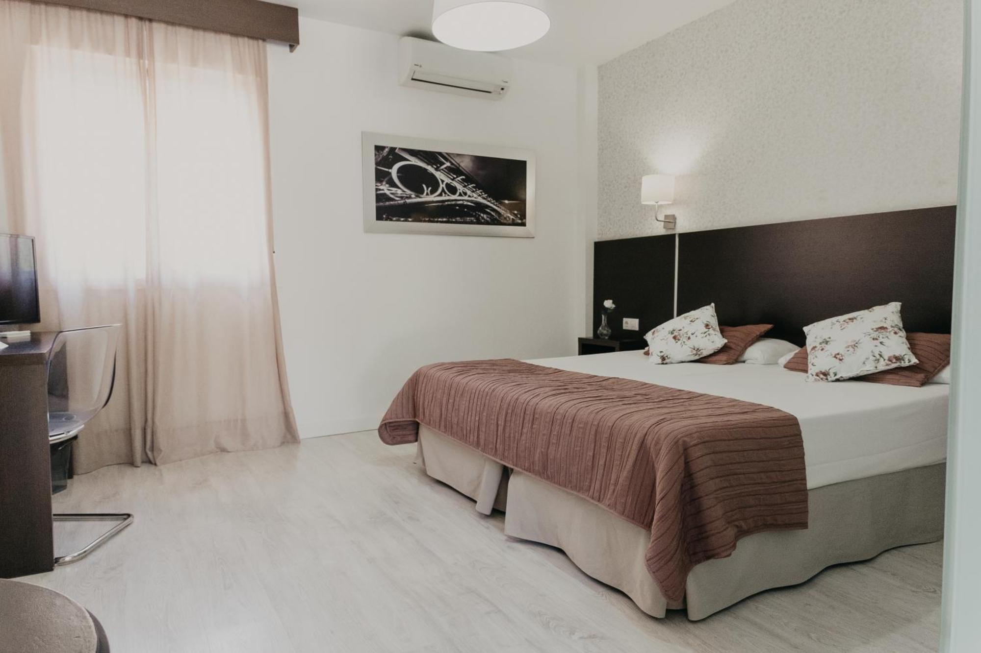 Double or Twin Room,1526937046:JPEG