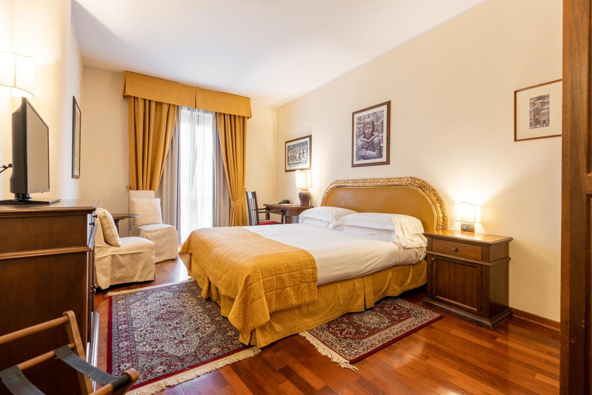 Deluxe Double or Twin Room