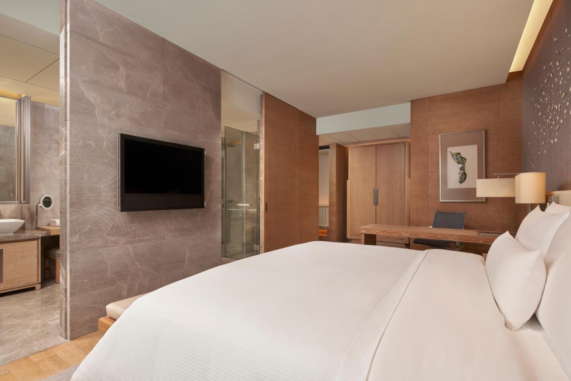 Executive Deluxe King Room
