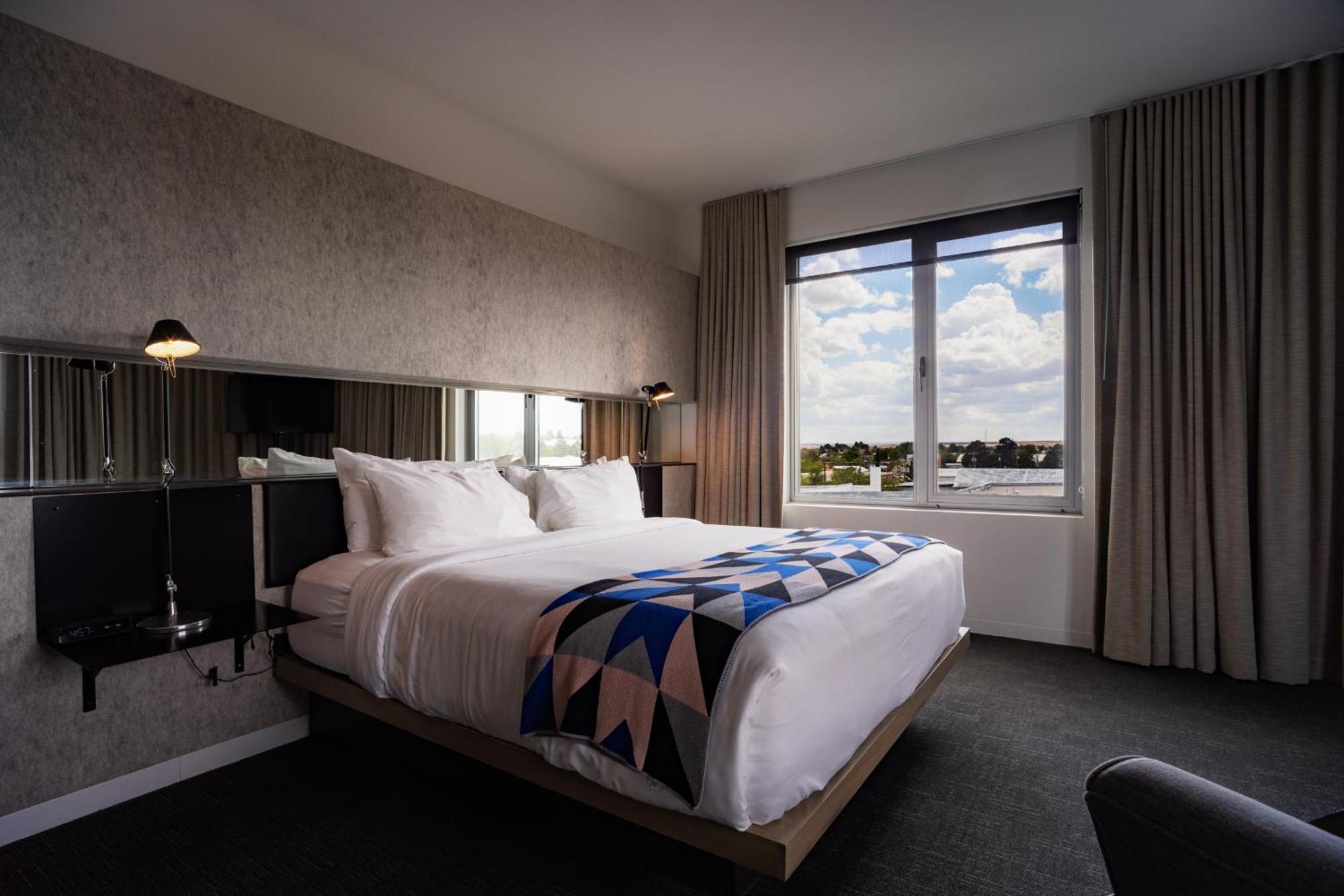 Deluxe King Room,1534287928:JPEG