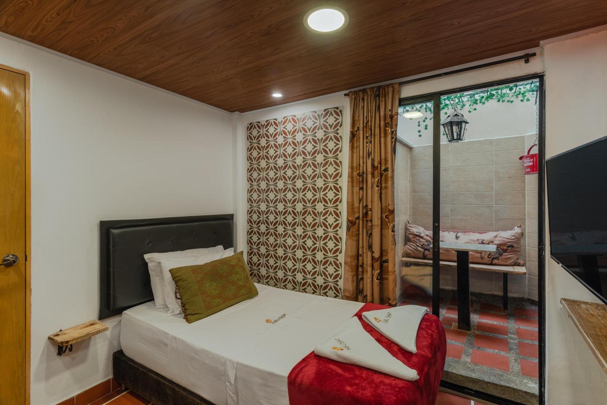Single Room Balcony,1340220569:JPEG