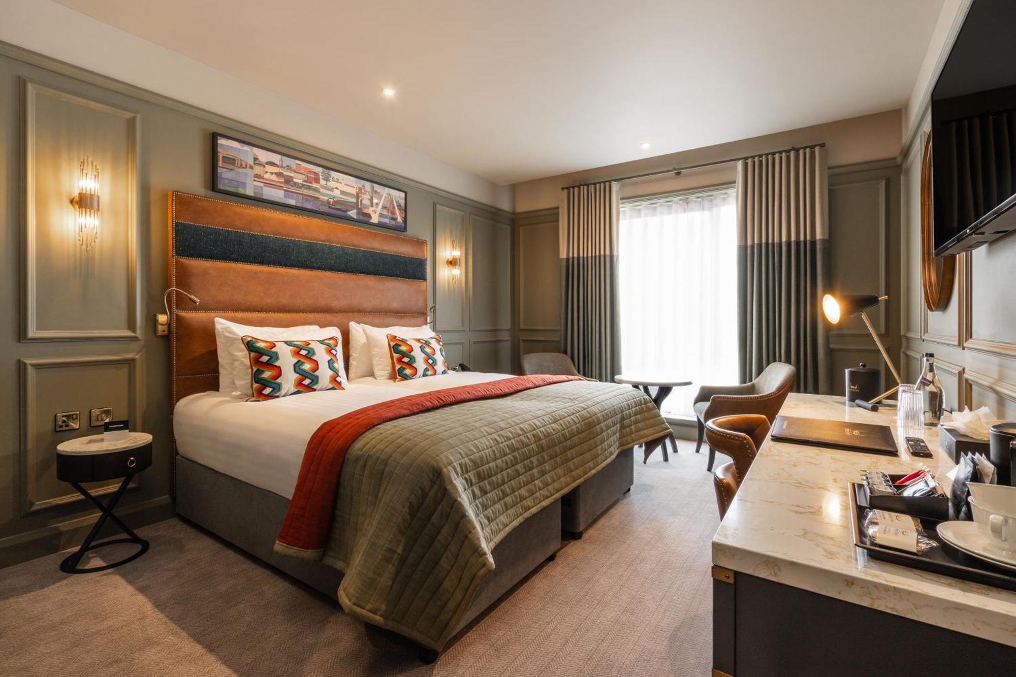 Superior Twin Room with City View
