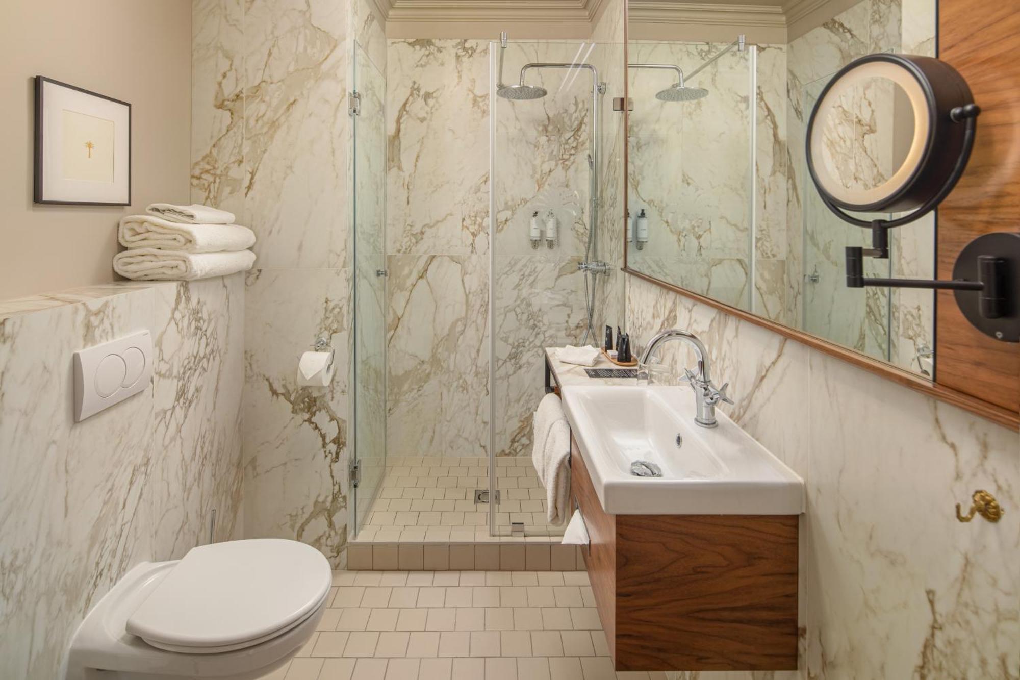 Superior King Suite