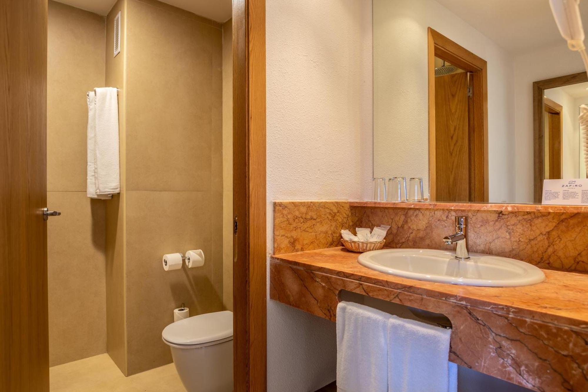One Bedroom Suite,1545001393:JPEG