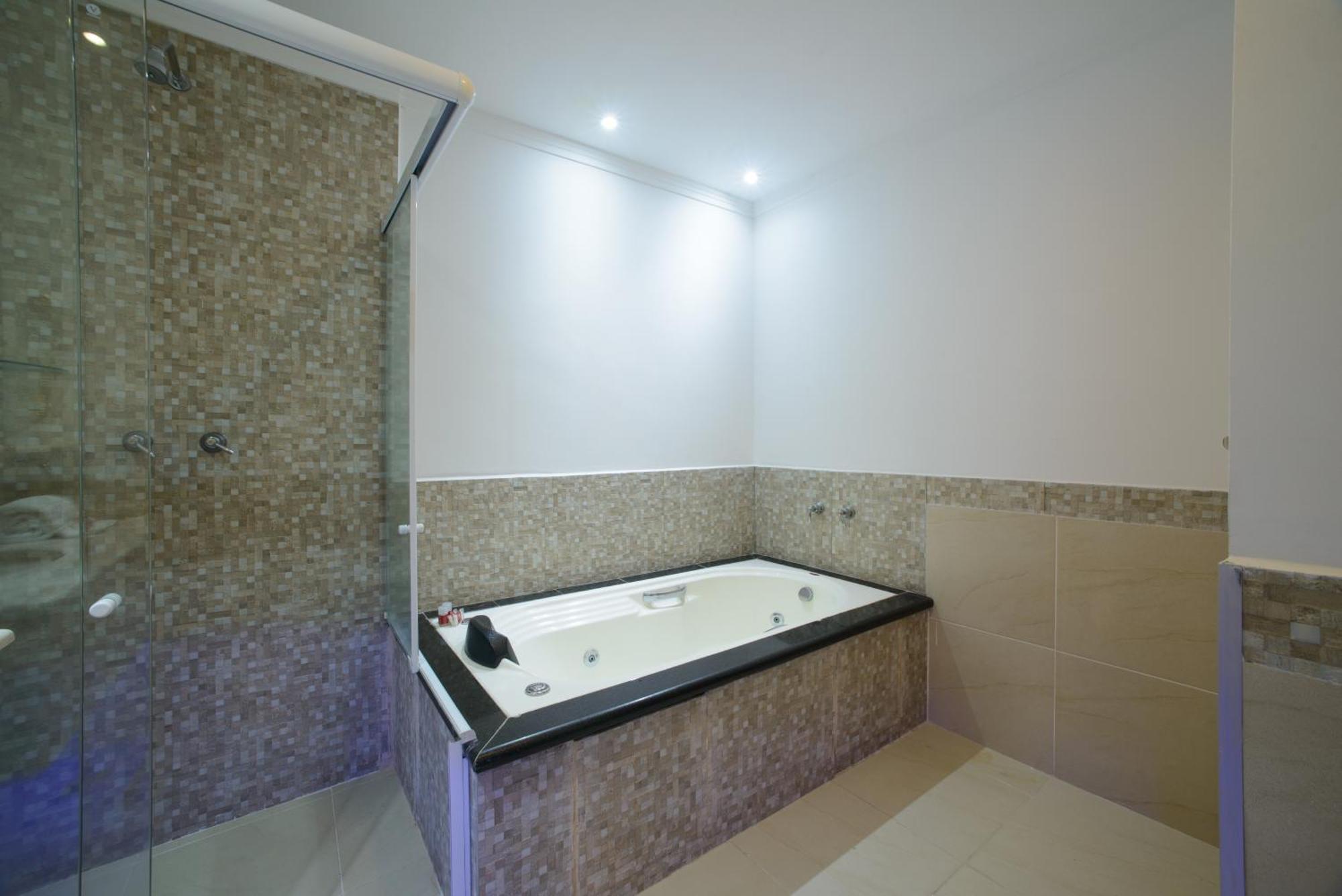 Master Suite,1541467798:JPEG