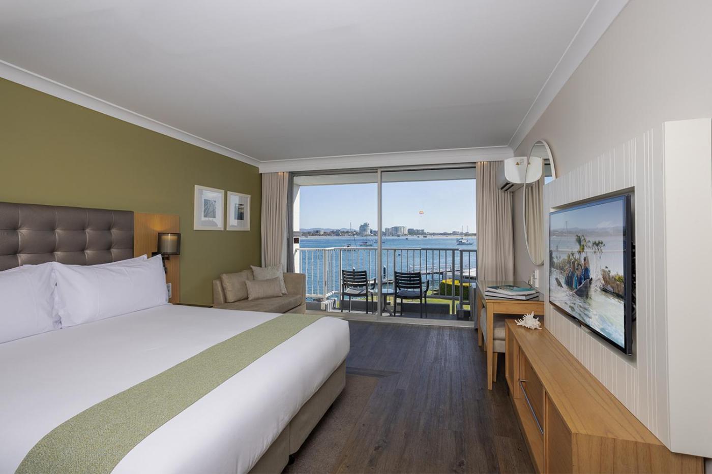 Water View King Room