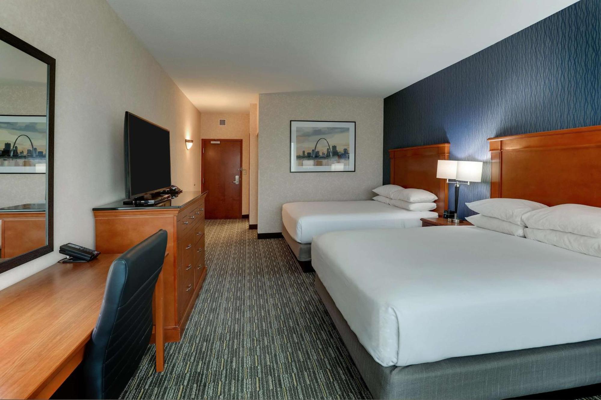 Deluxe Queen Room with Two Queen Beds