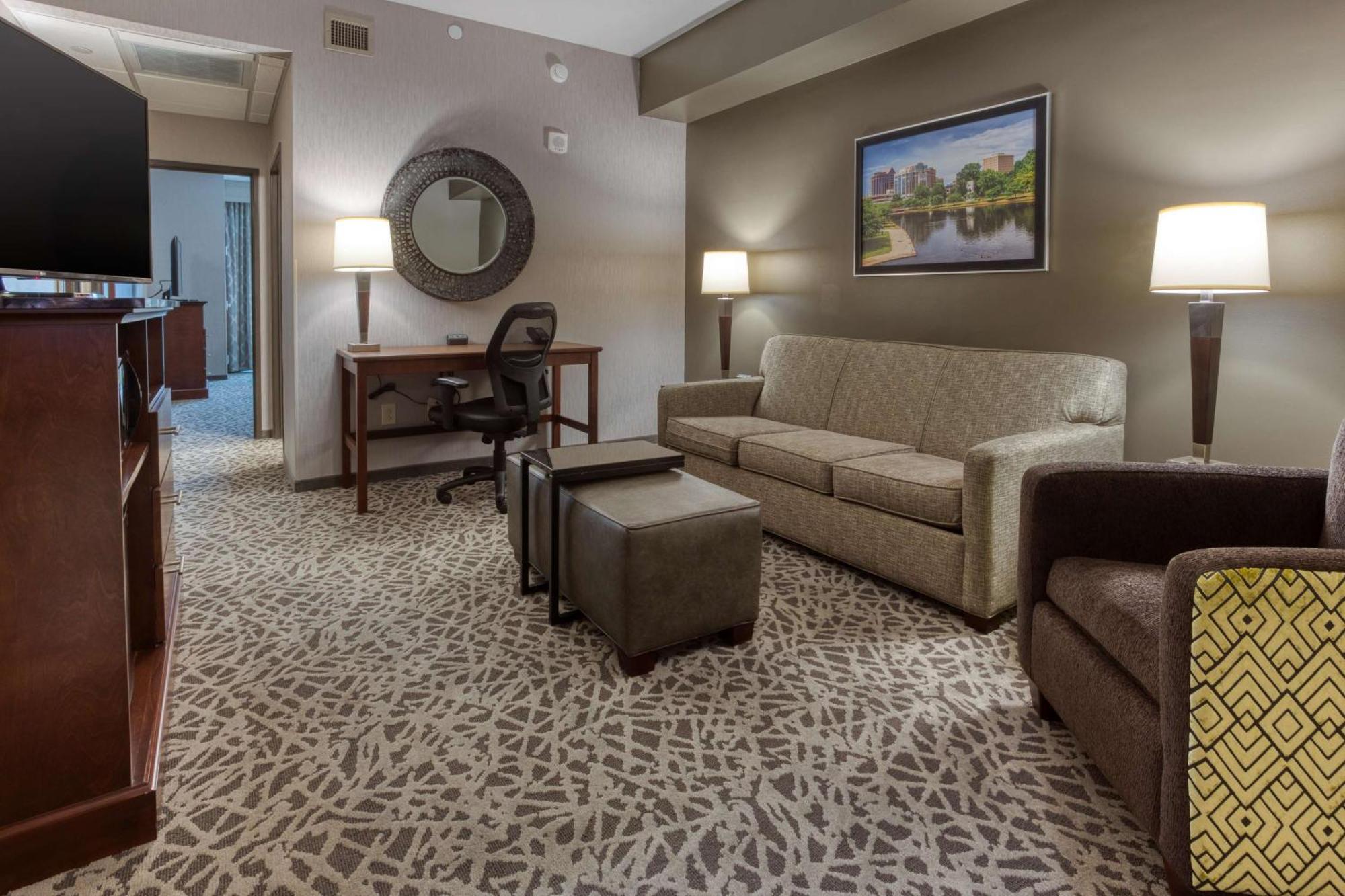Deluxe King Suite