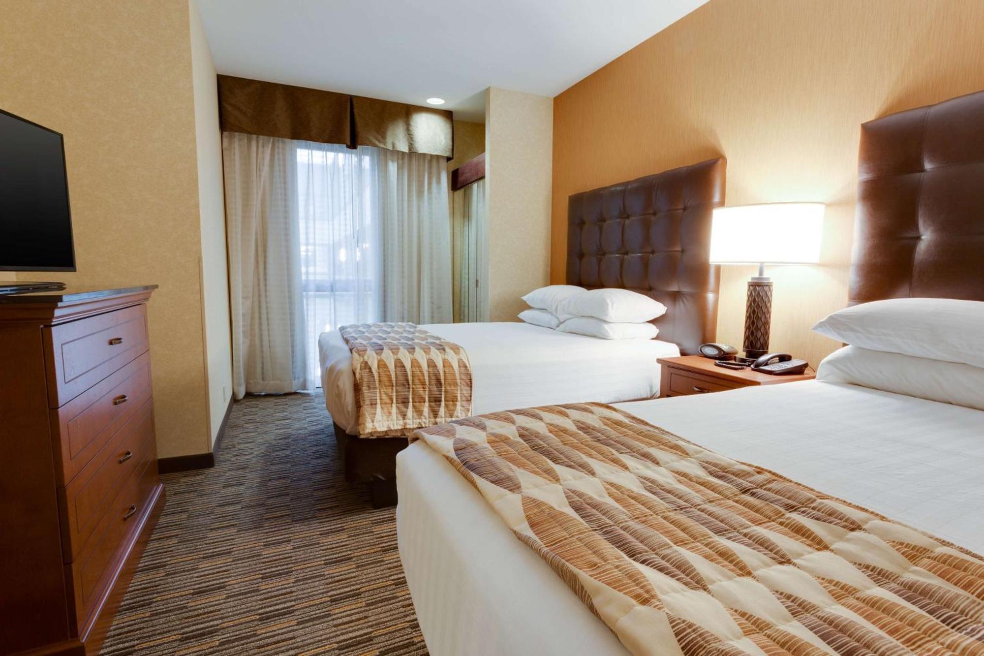 Queen Suite with Two Queen Beds and Sofa Bed - Interior