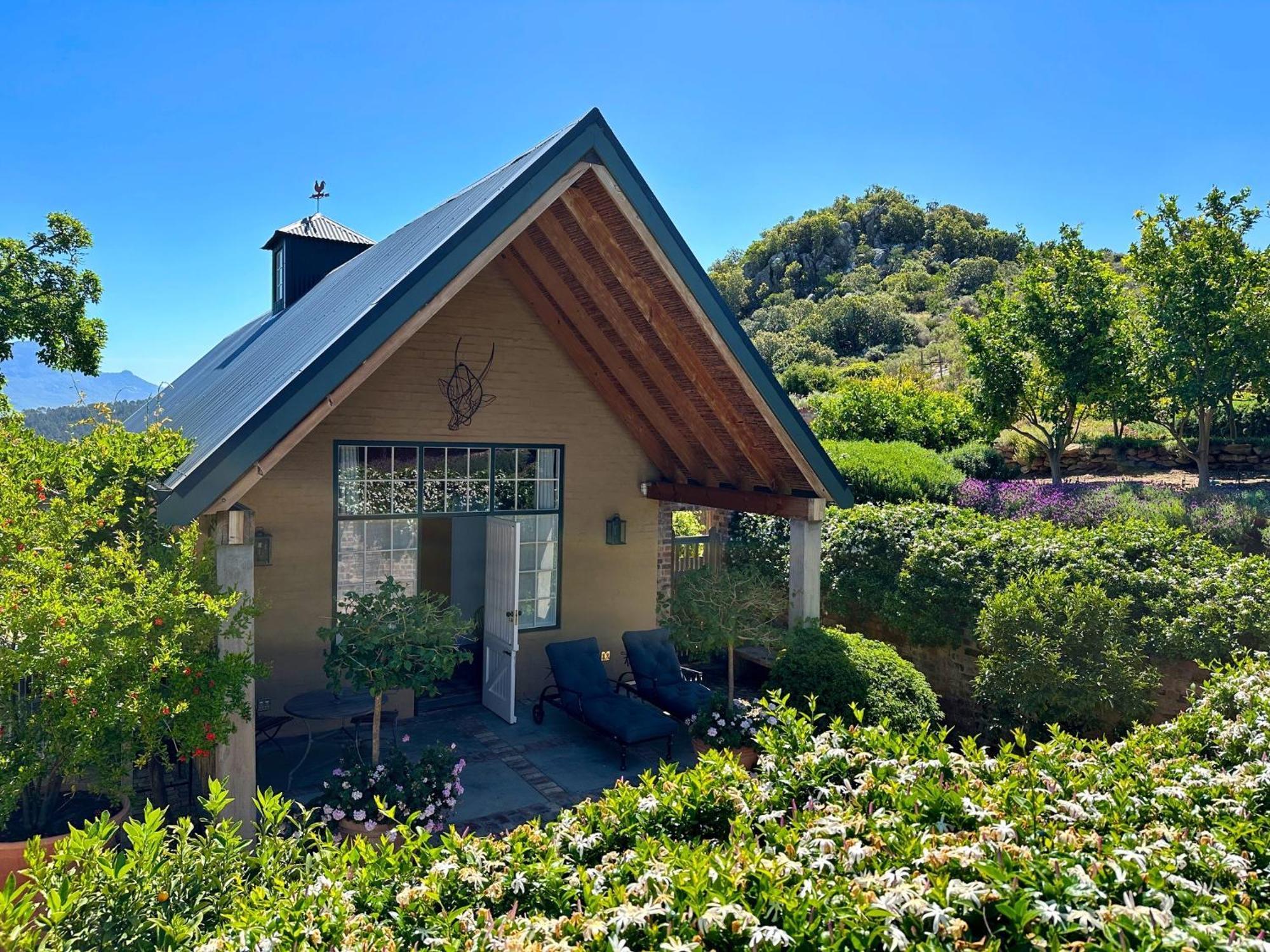 Standard Twin Room with Garden View