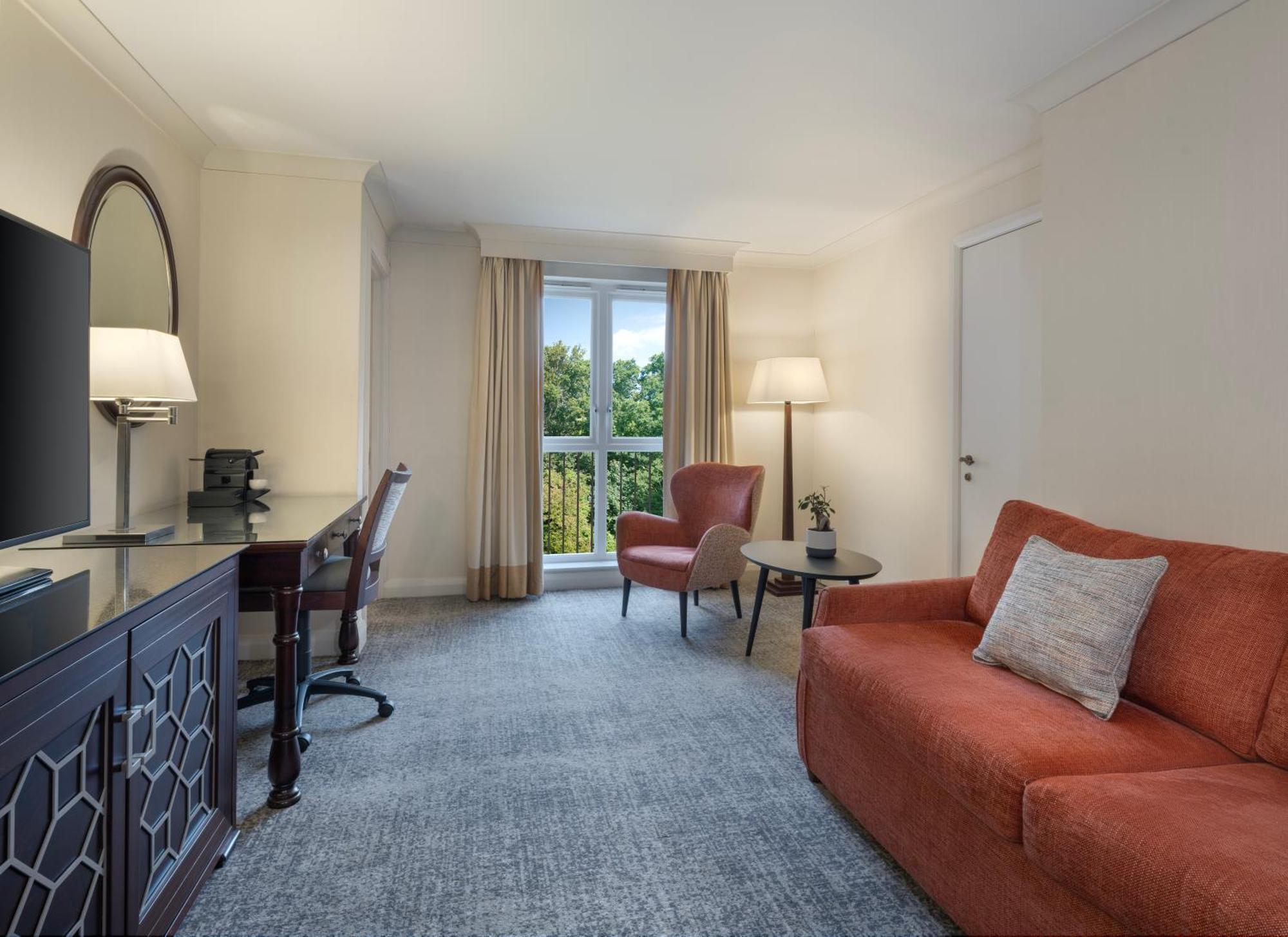 Junior King Suite